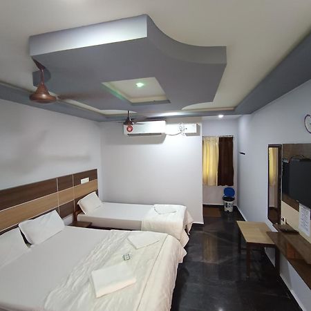 Sri Murugan Beach Paradise Hotel Махабалипурам Екстериор снимка