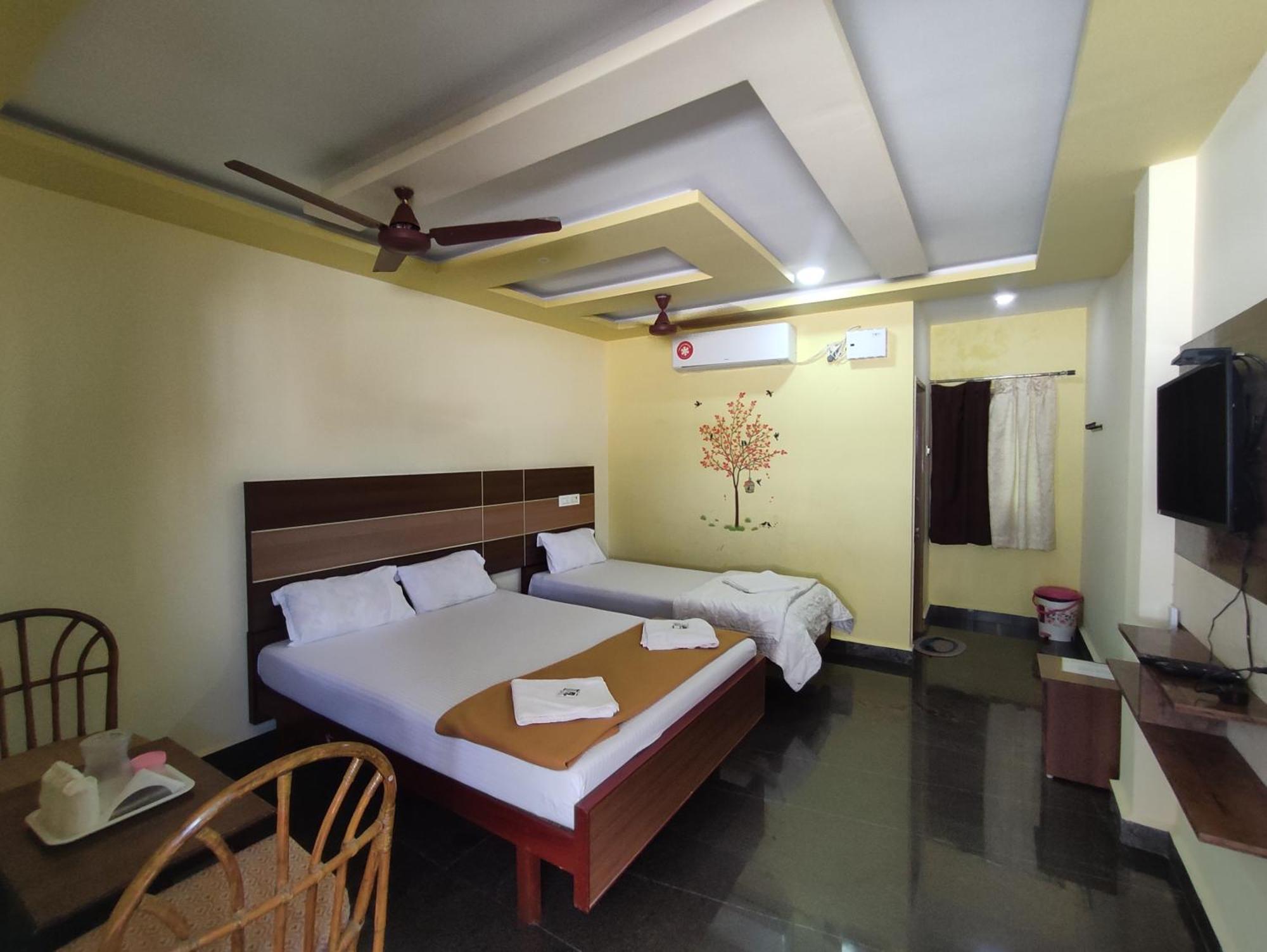 Sri Murugan Beach Paradise Hotel Махабалипурам Екстериор снимка