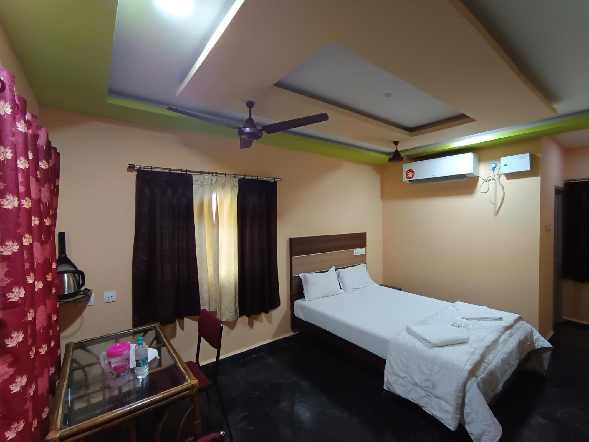 Sri Murugan Beach Paradise Hotel Махабалипурам Екстериор снимка
