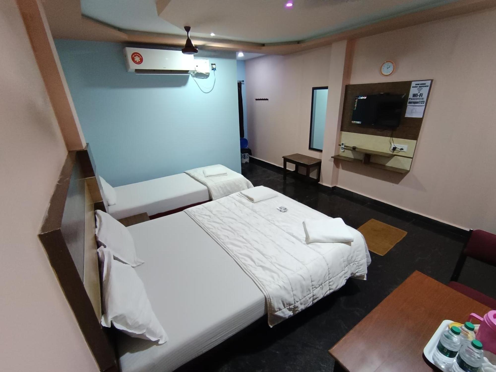 Sri Murugan Beach Paradise Hotel Махабалипурам Екстериор снимка