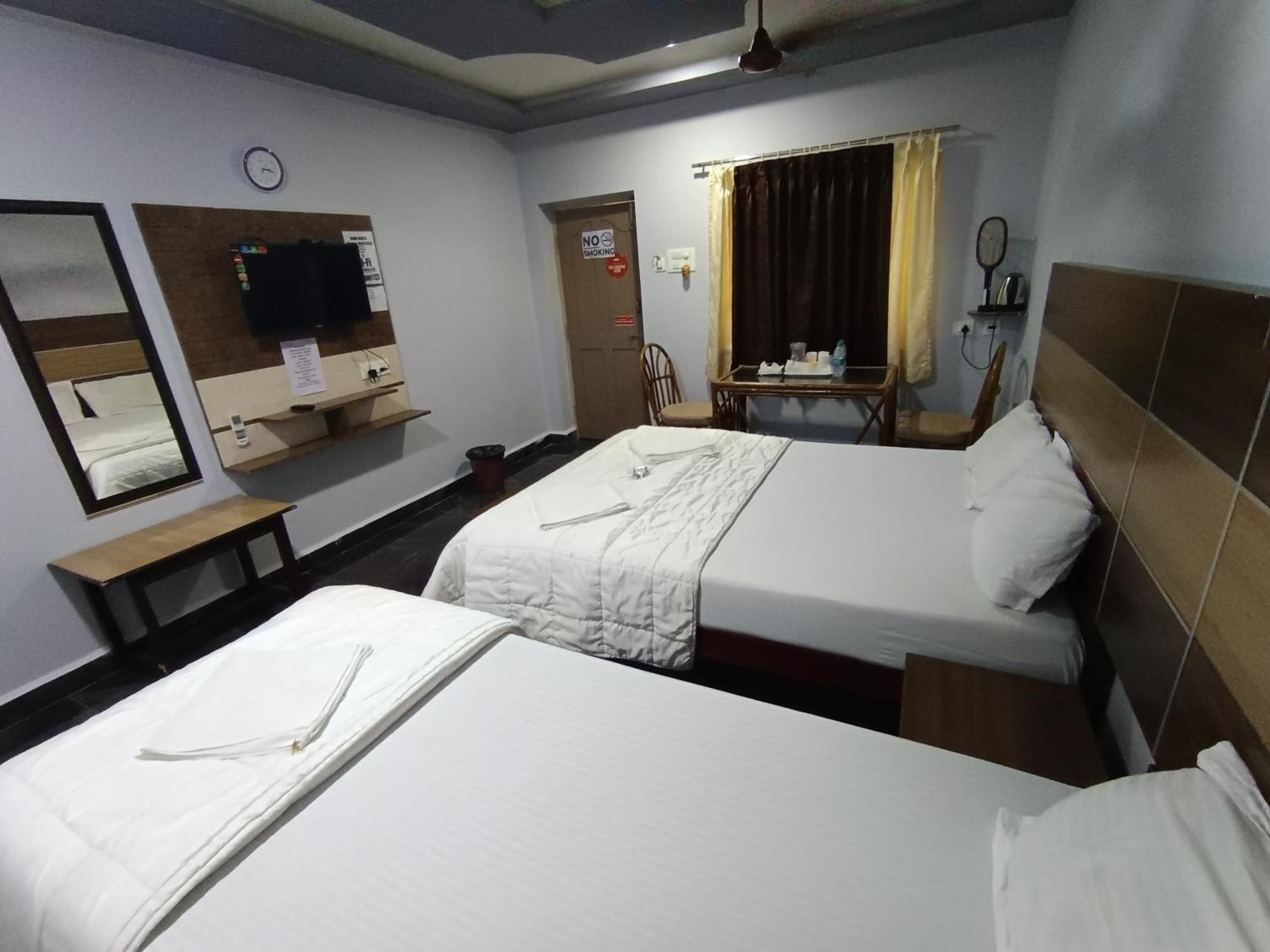 Sri Murugan Beach Paradise Hotel Махабалипурам Екстериор снимка