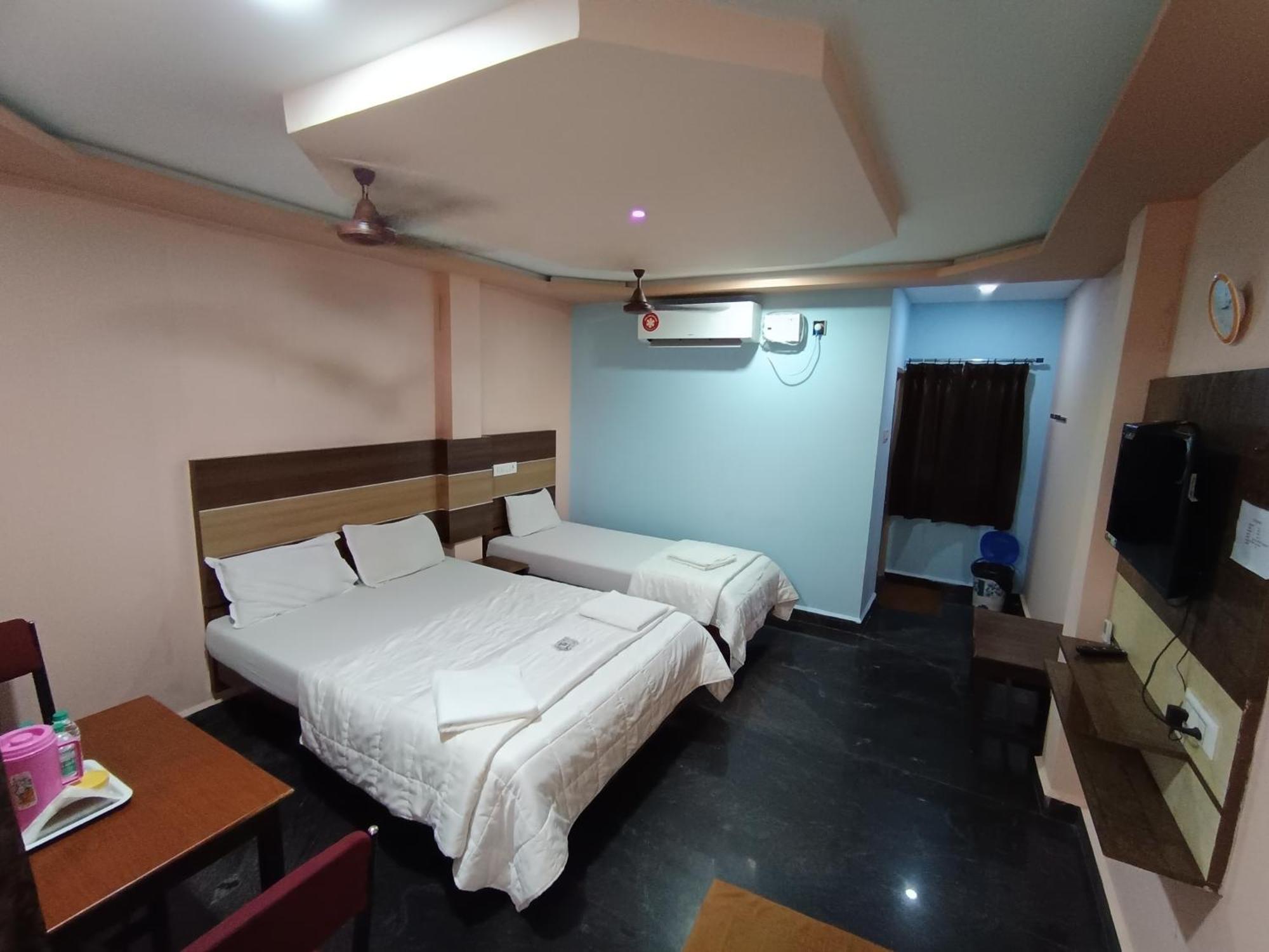 Sri Murugan Beach Paradise Hotel Махабалипурам Екстериор снимка