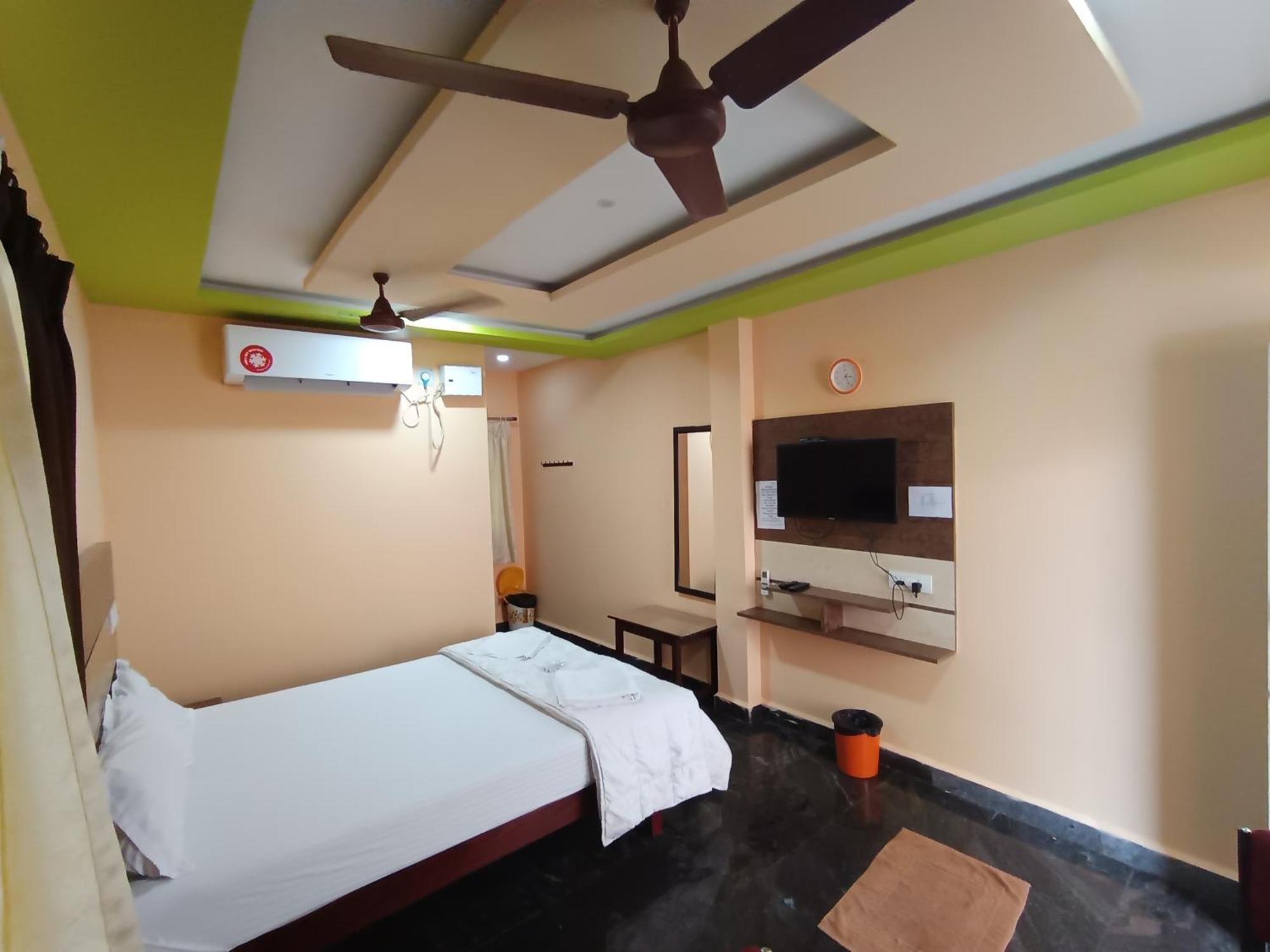 Sri Murugan Beach Paradise Hotel Махабалипурам Екстериор снимка