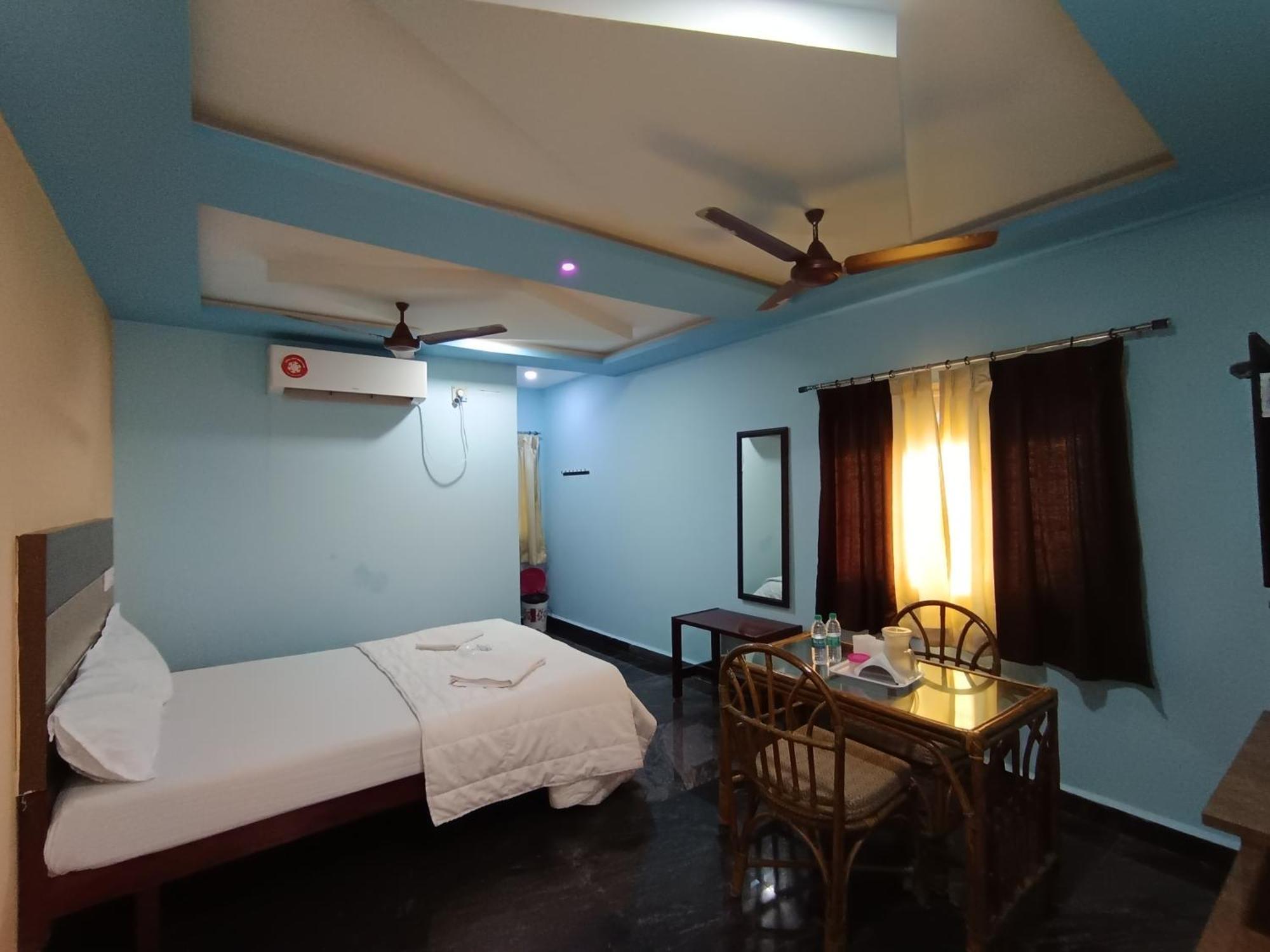 Sri Murugan Beach Paradise Hotel Махабалипурам Екстериор снимка
