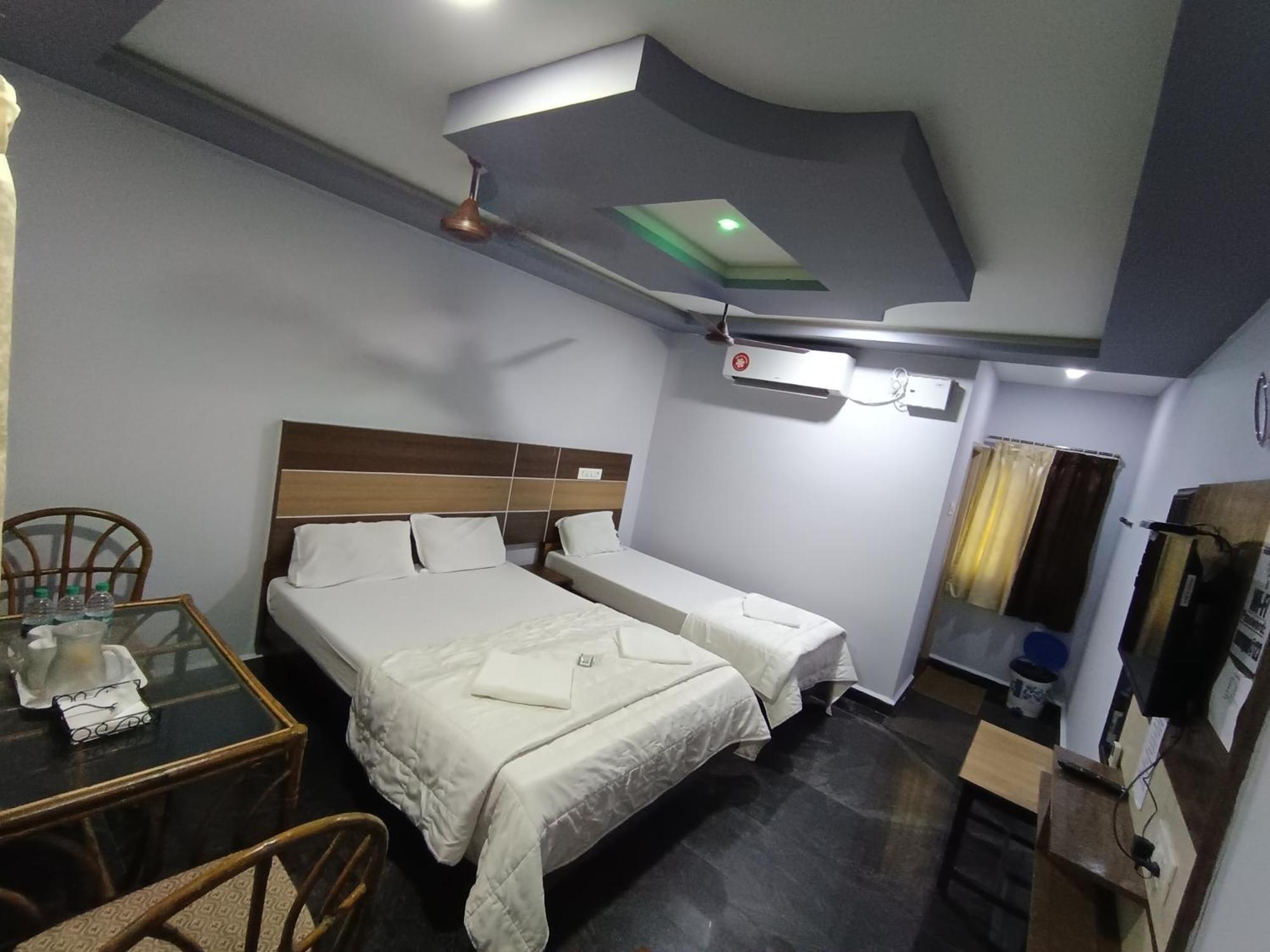 Sri Murugan Beach Paradise Hotel Махабалипурам Екстериор снимка