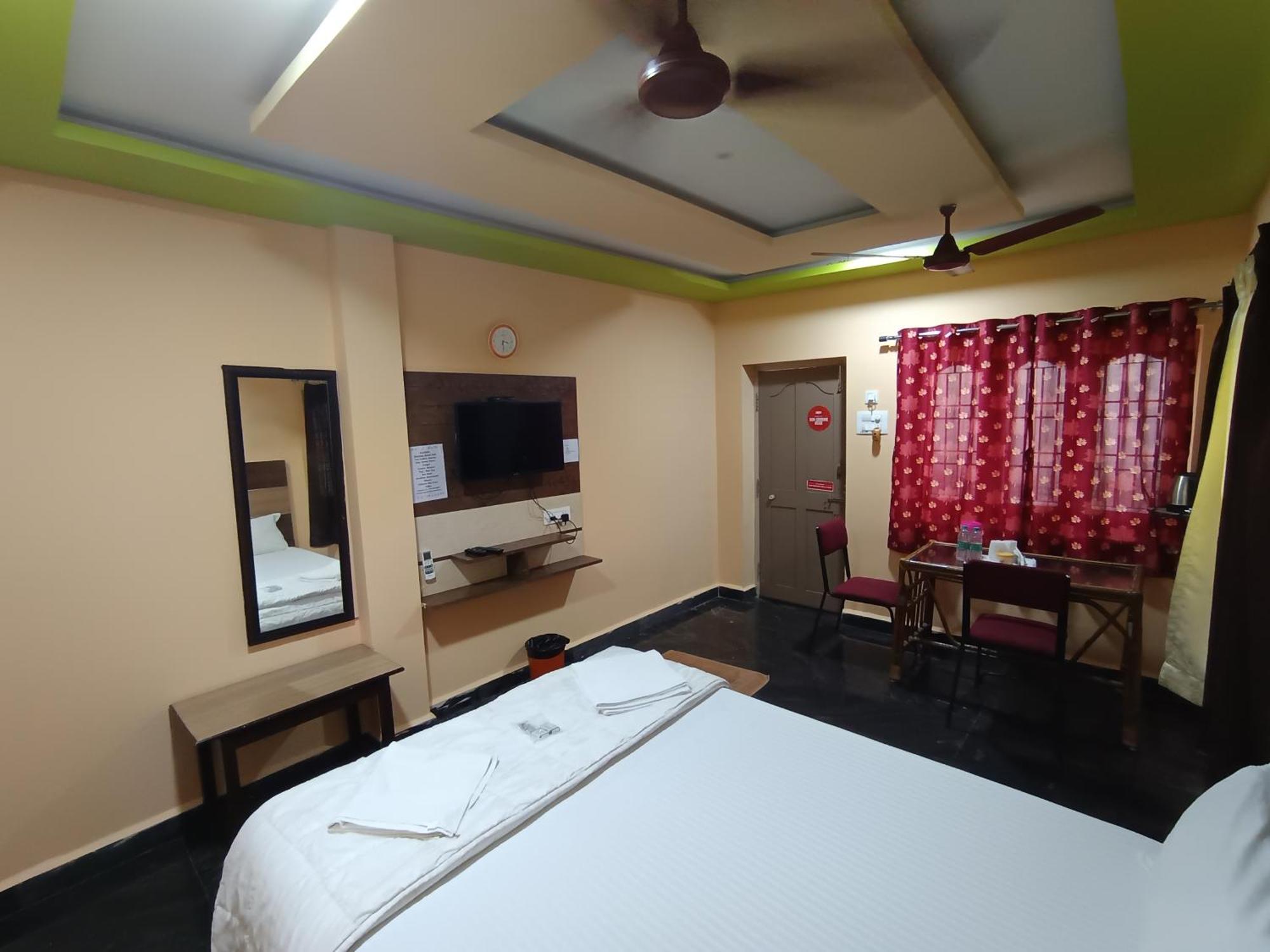 Sri Murugan Beach Paradise Hotel Махабалипурам Екстериор снимка