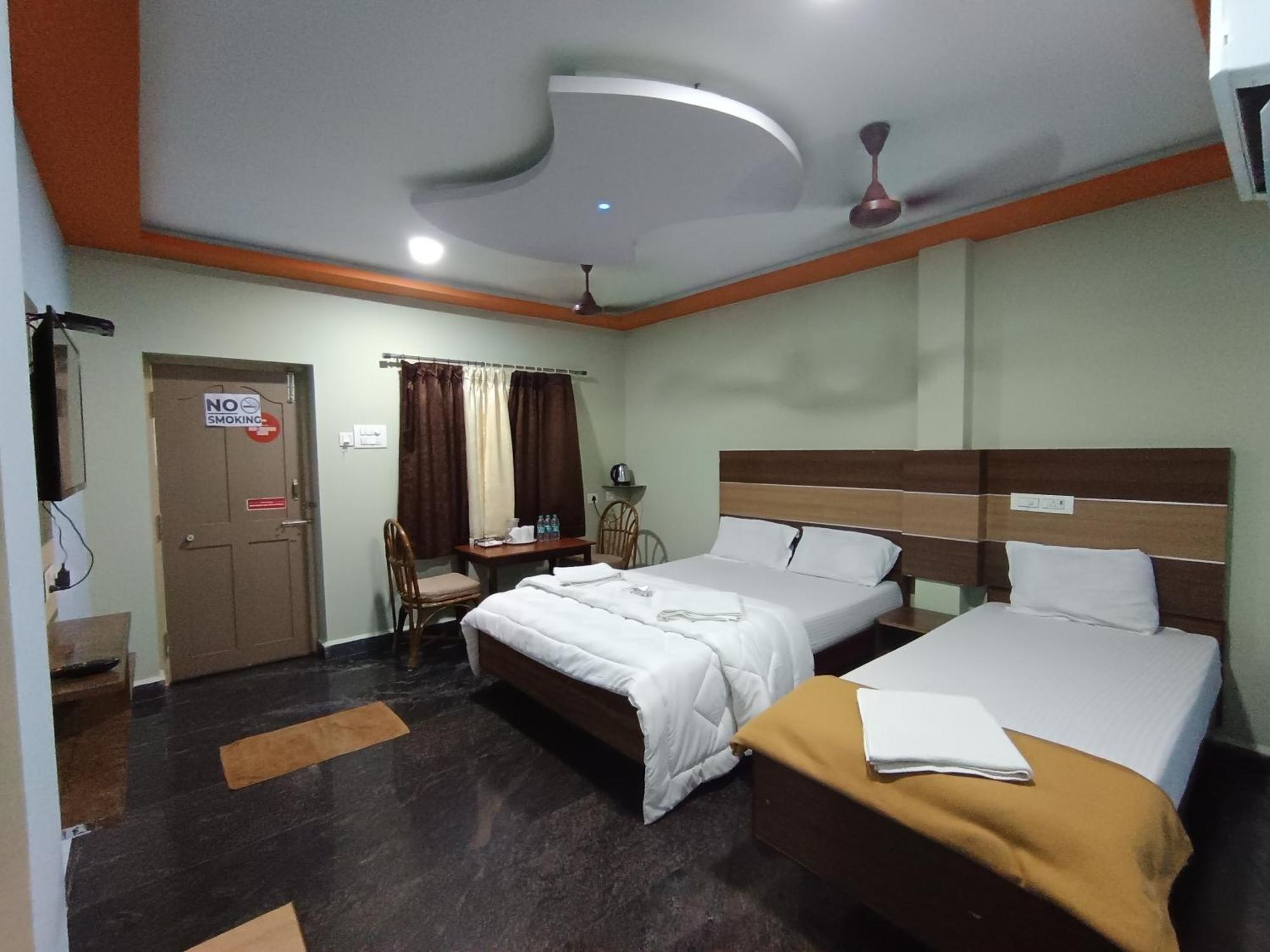 Sri Murugan Beach Paradise Hotel Махабалипурам Екстериор снимка