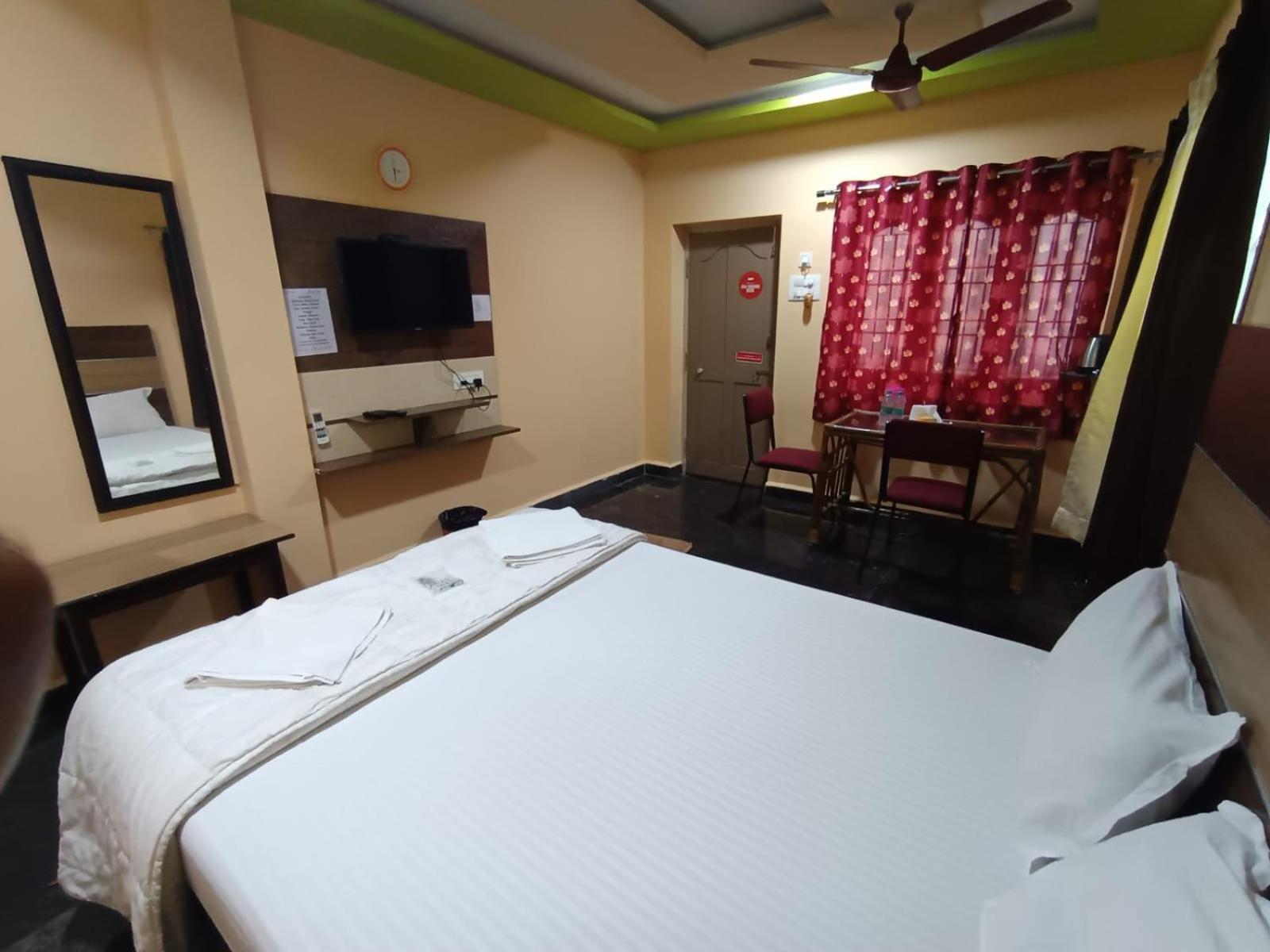 Sri Murugan Beach Paradise Hotel Махабалипурам Екстериор снимка