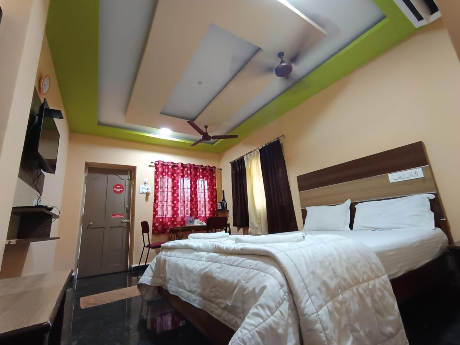 Sri Murugan Beach Paradise Hotel Махабалипурам Екстериор снимка