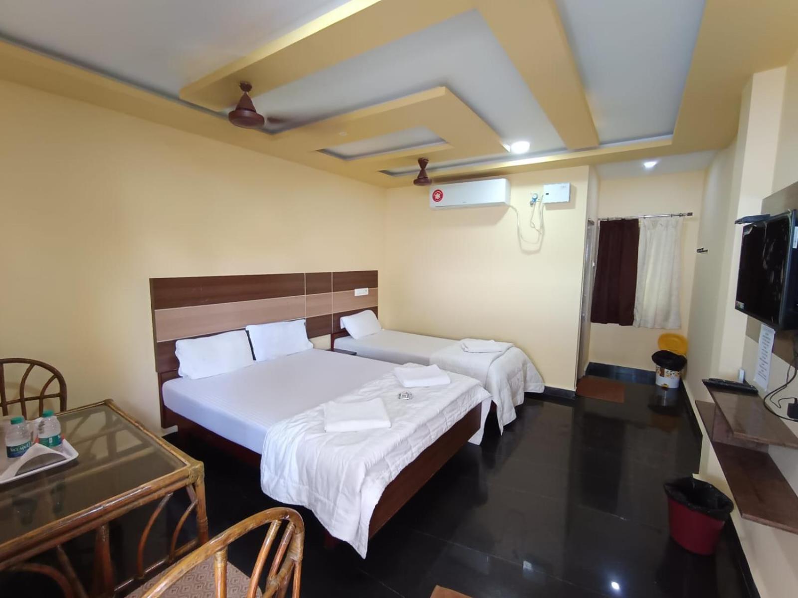 Sri Murugan Beach Paradise Hotel Махабалипурам Екстериор снимка
