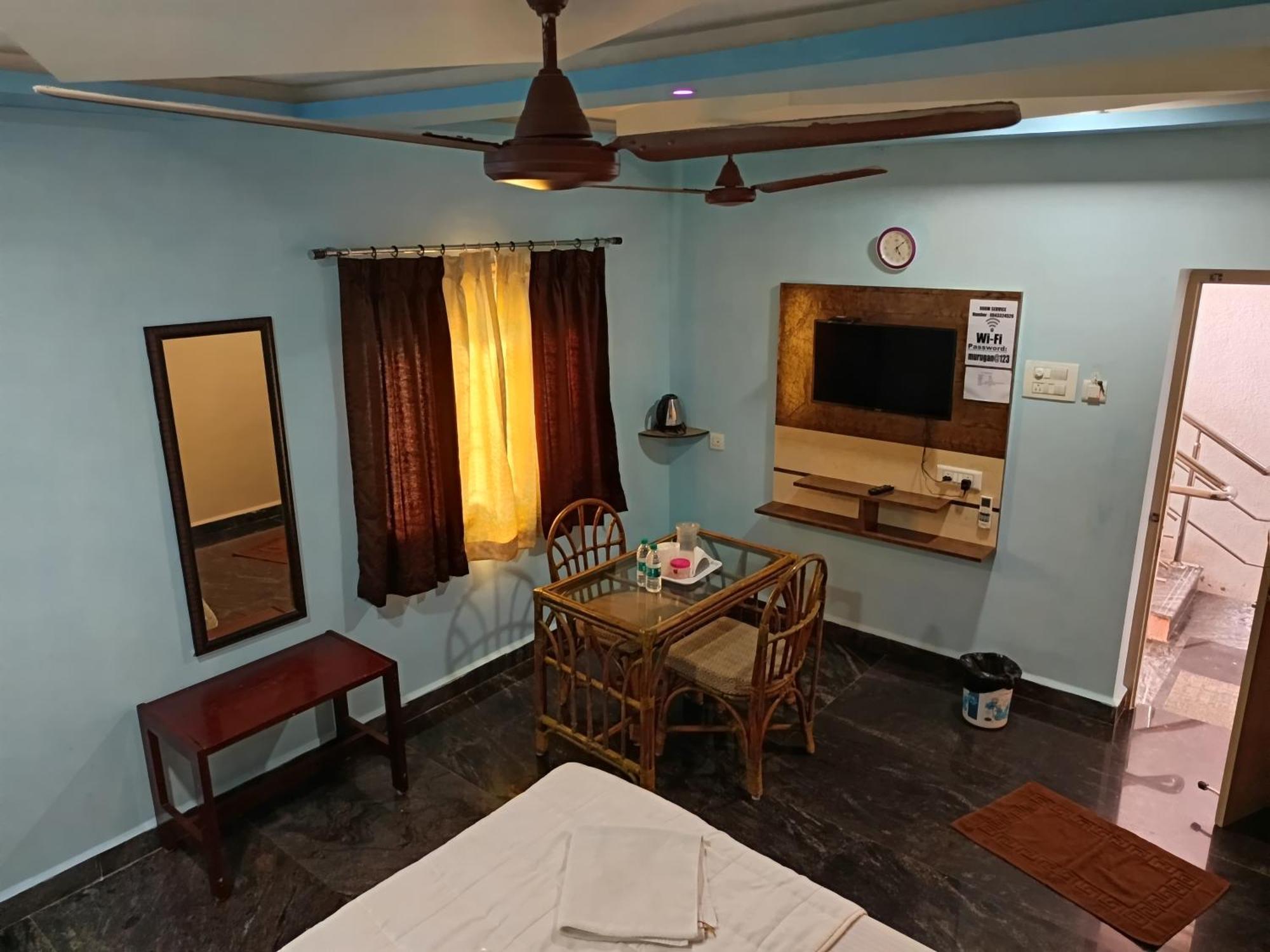 Sri Murugan Beach Paradise Hotel Махабалипурам Екстериор снимка