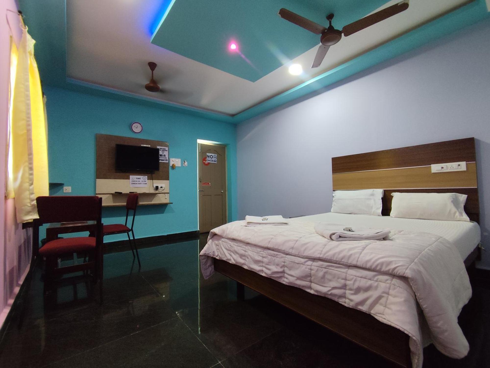 Sri Murugan Beach Paradise Hotel Махабалипурам Екстериор снимка