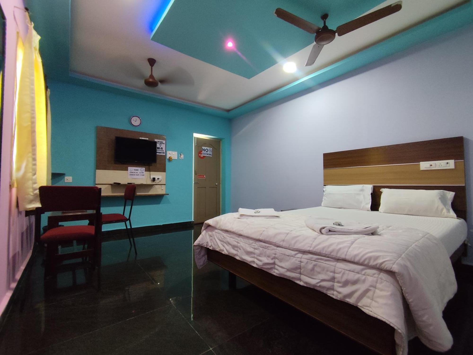 Sri Murugan Beach Paradise Hotel Махабалипурам Екстериор снимка