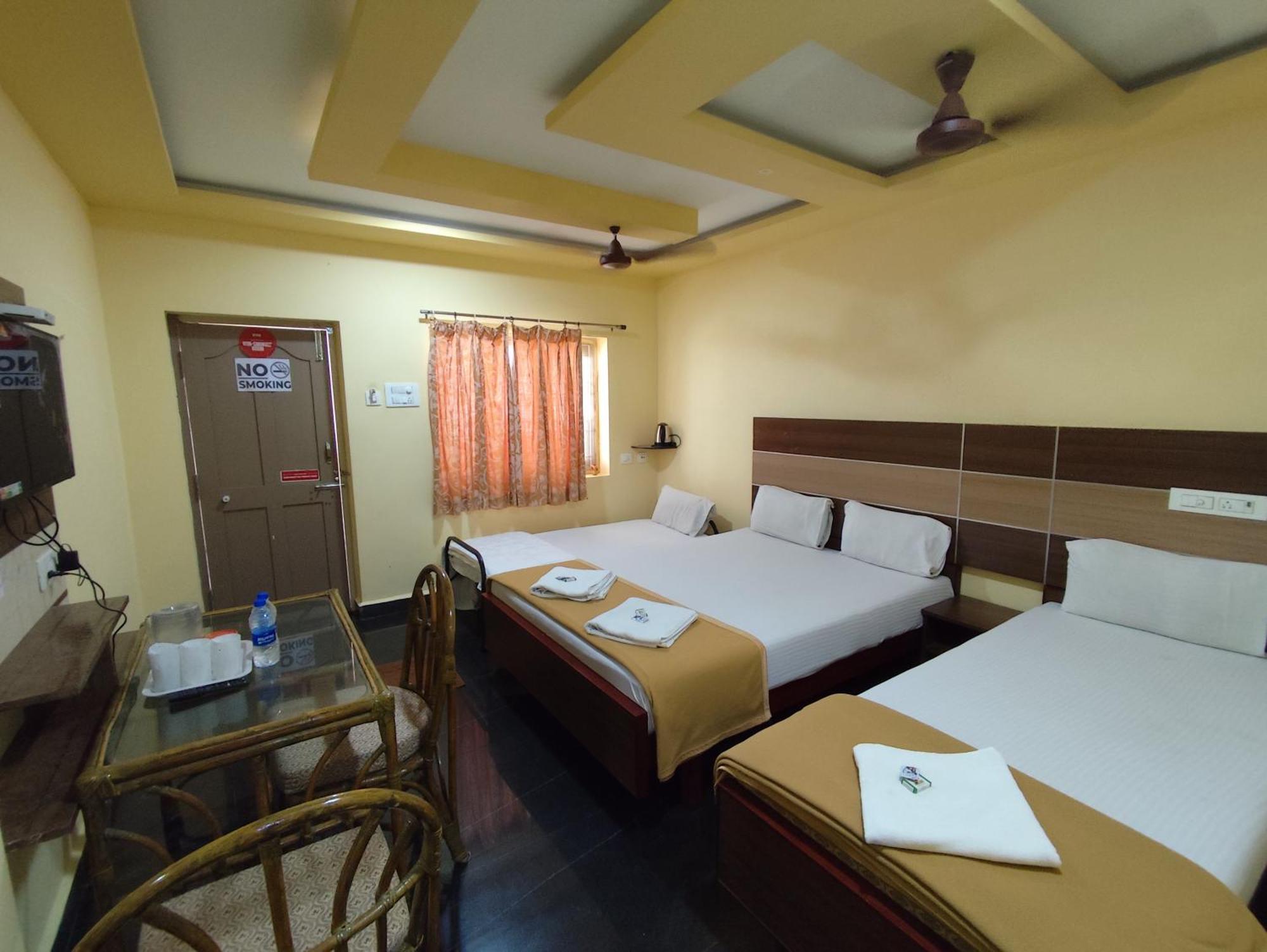 Sri Murugan Beach Paradise Hotel Махабалипурам Екстериор снимка
