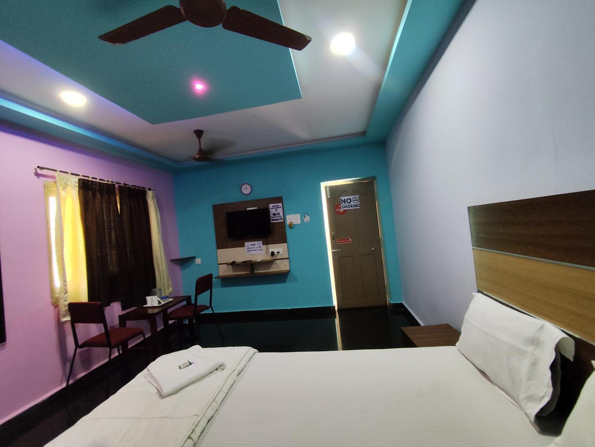 Sri Murugan Beach Paradise Hotel Махабалипурам Екстериор снимка