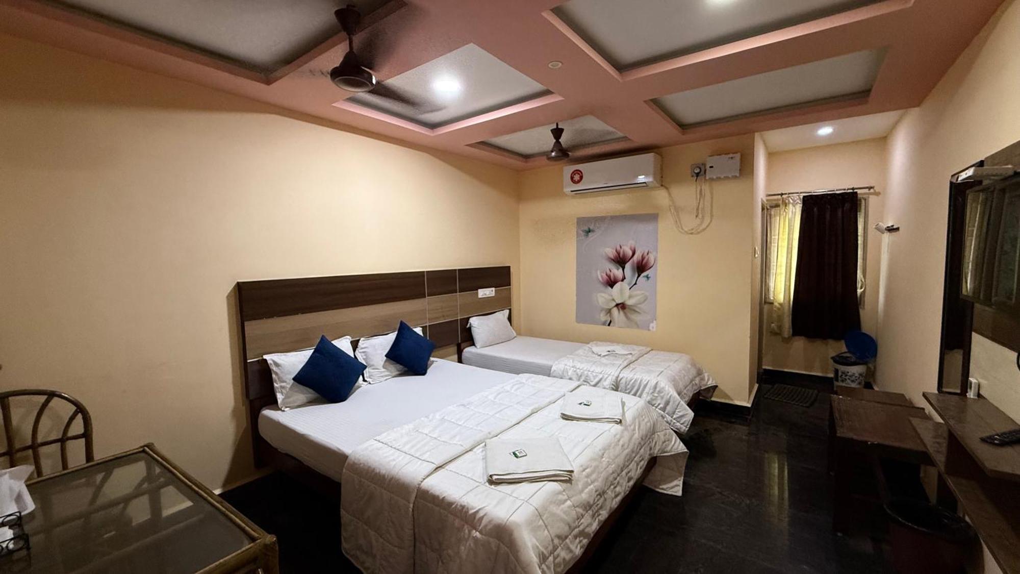 Sri Murugan Beach Paradise Hotel Махабалипурам Екстериор снимка