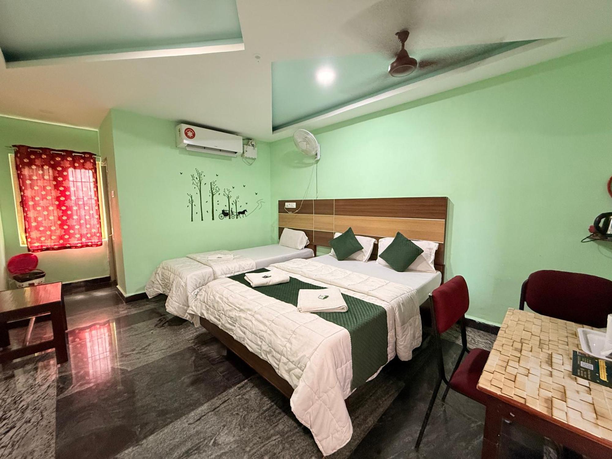 Sri Murugan Beach Paradise Hotel Махабалипурам Екстериор снимка